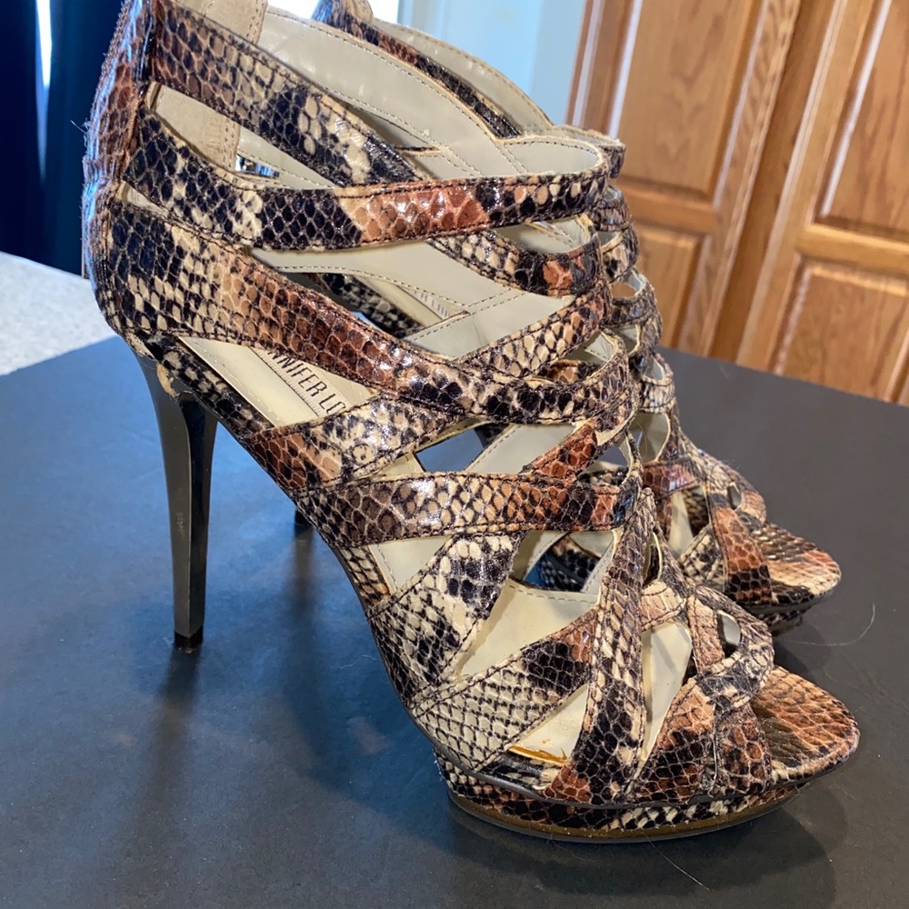Jennifer Lopez snakeskin heels